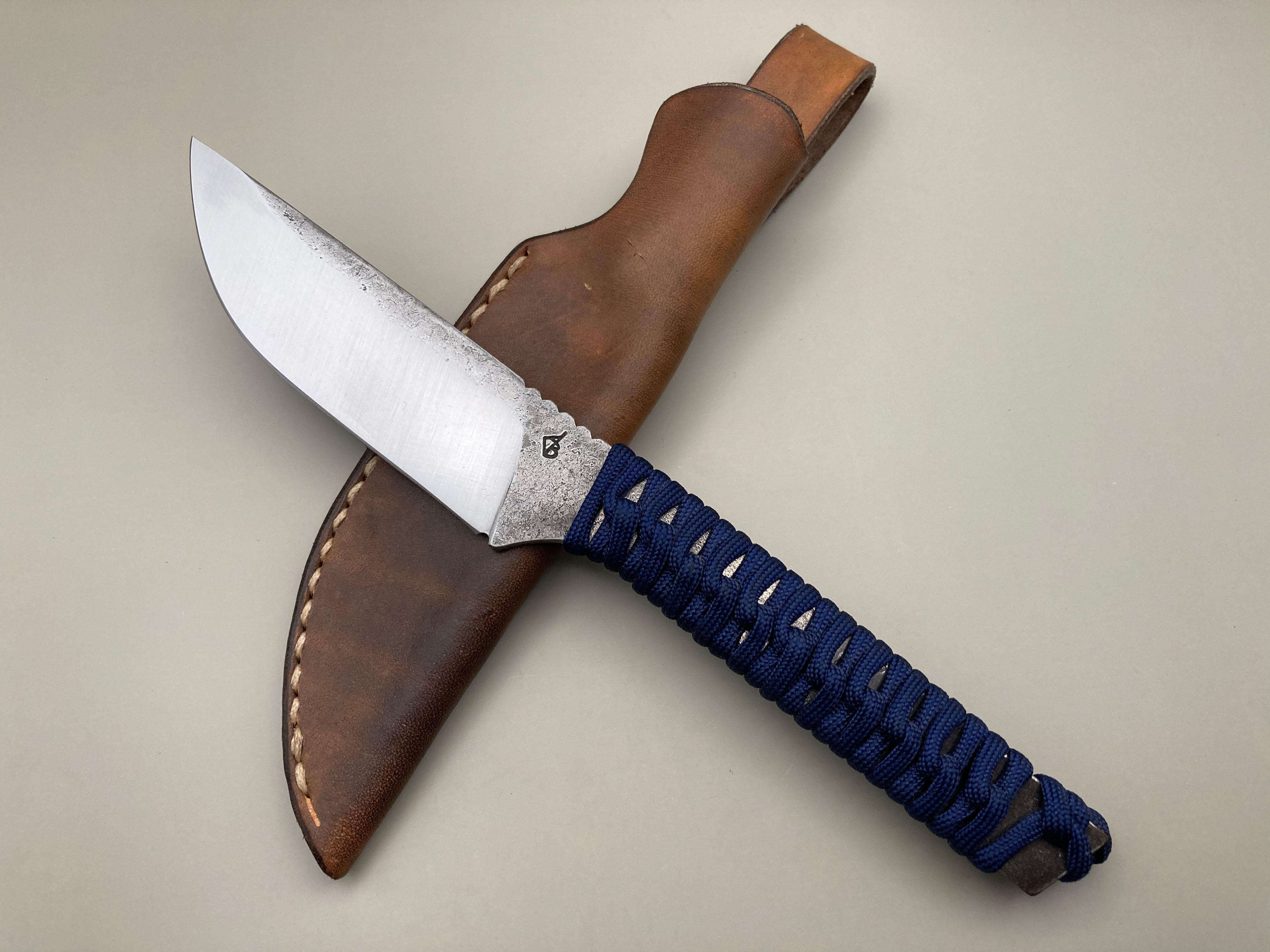 Couteau fixe paracorde bleue 