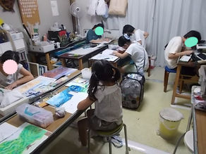 土曜午後3:30クラスの制作風景