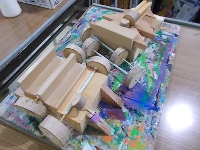 木の工作（制作途中）