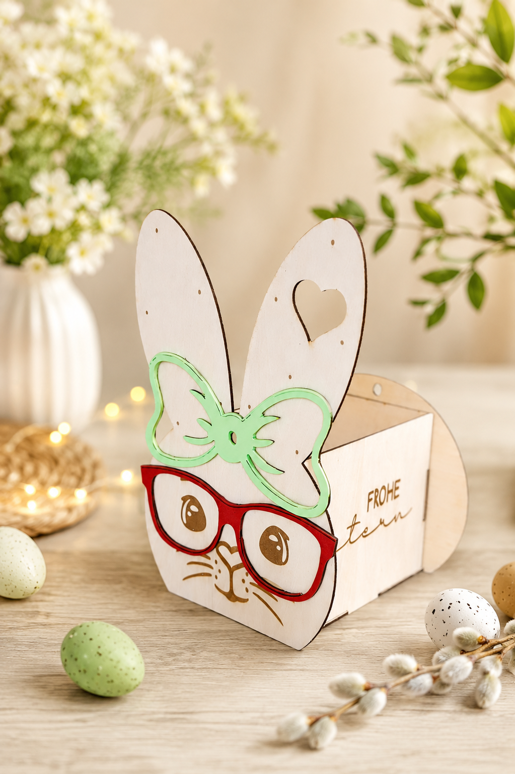 Personalisierter Osterkorb aus Holz mit Namen für Kinder