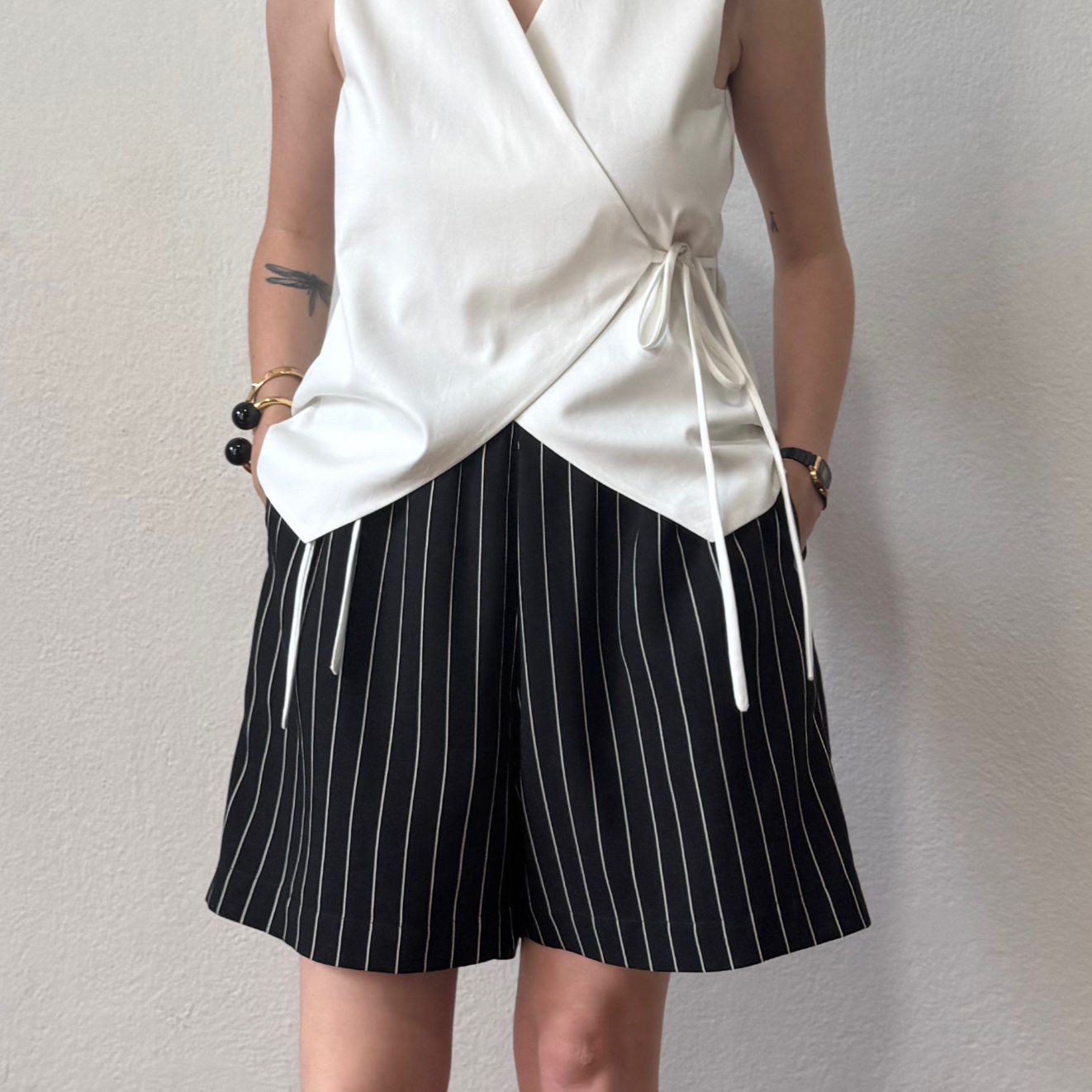 Short elástico listras