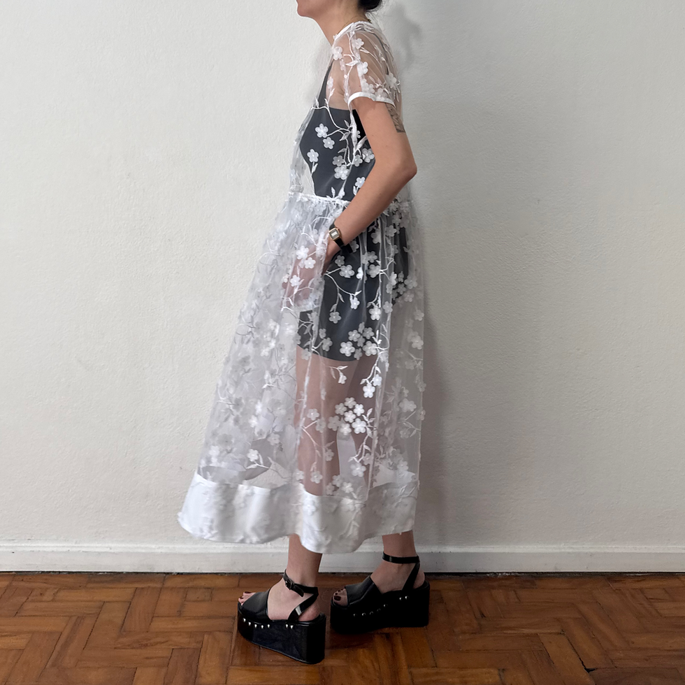 Miniatura: Vestido Violetta flores 3D