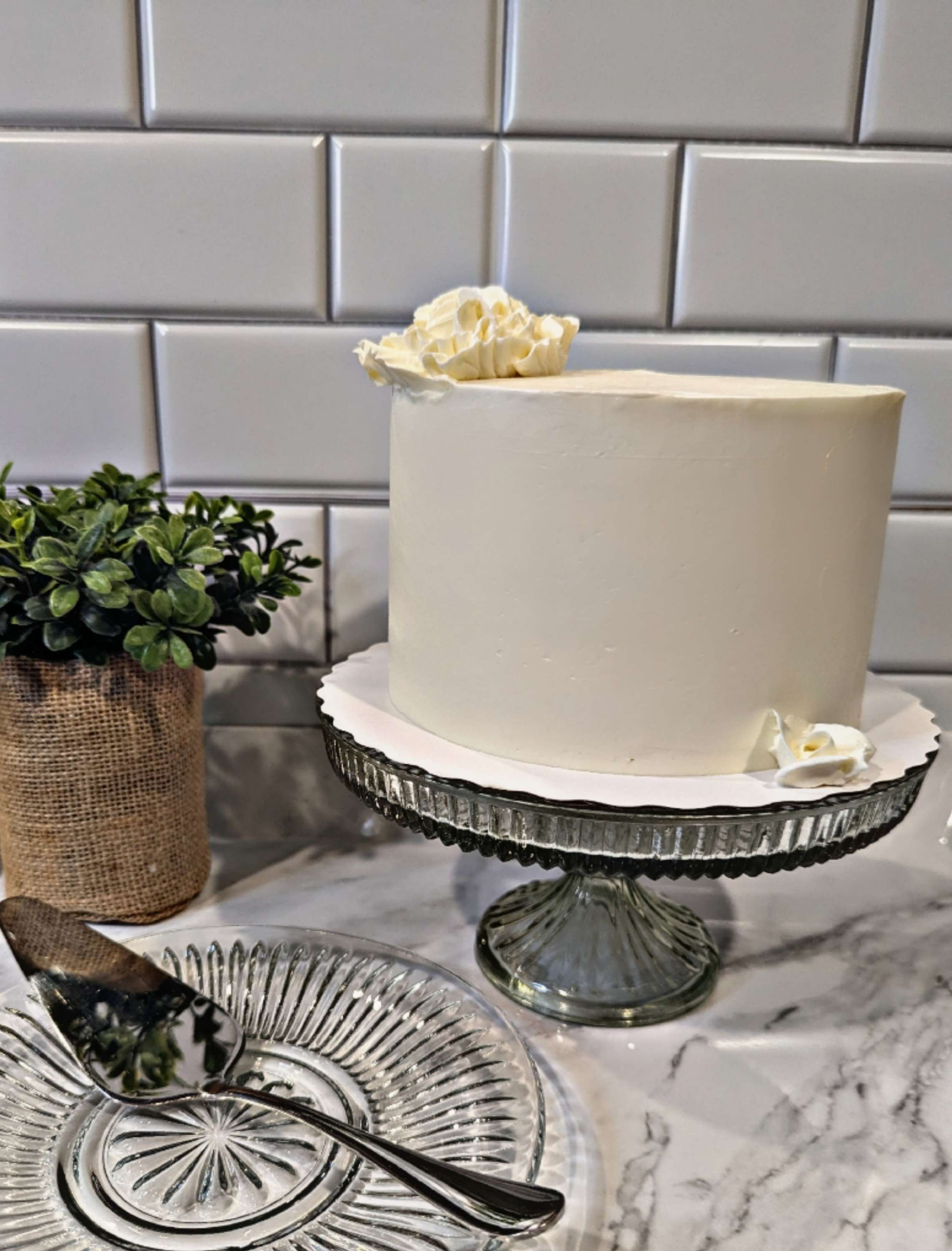 8" three layer custom cake, no filling(serves 16-20)