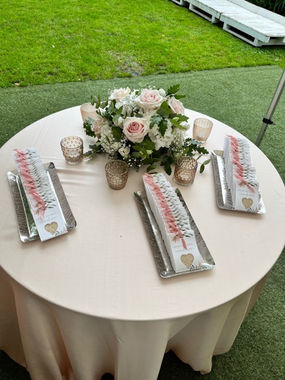 Allestimento location e sweet table per matrimoni, battesimi, compleanni e altri eventi. Progettazione e realizzazione Tableau Mariage, cavalieri, segna posto, segna gusto confettata, bomboniere e  portariso