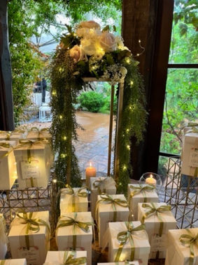 Allestimento location e sweet table per matrimoni, battesimi, compleanni e altri eventi. Progettazione e realizzazione Tableau Mariage, cavalieri, segna posto, segna gusto confettata, bomboniere e  portariso