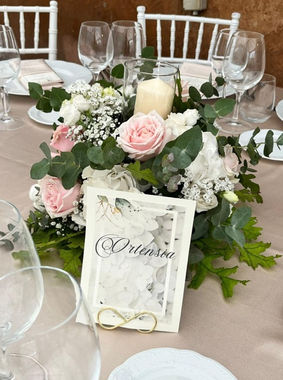 Allestimento location e sweet table per matrimoni, battesimi, compleanni e altri eventi. Progettazione e realizzazione Tableau Mariage, cavalieri, segna posto, segna gusto confettata, bomboniere e  portariso