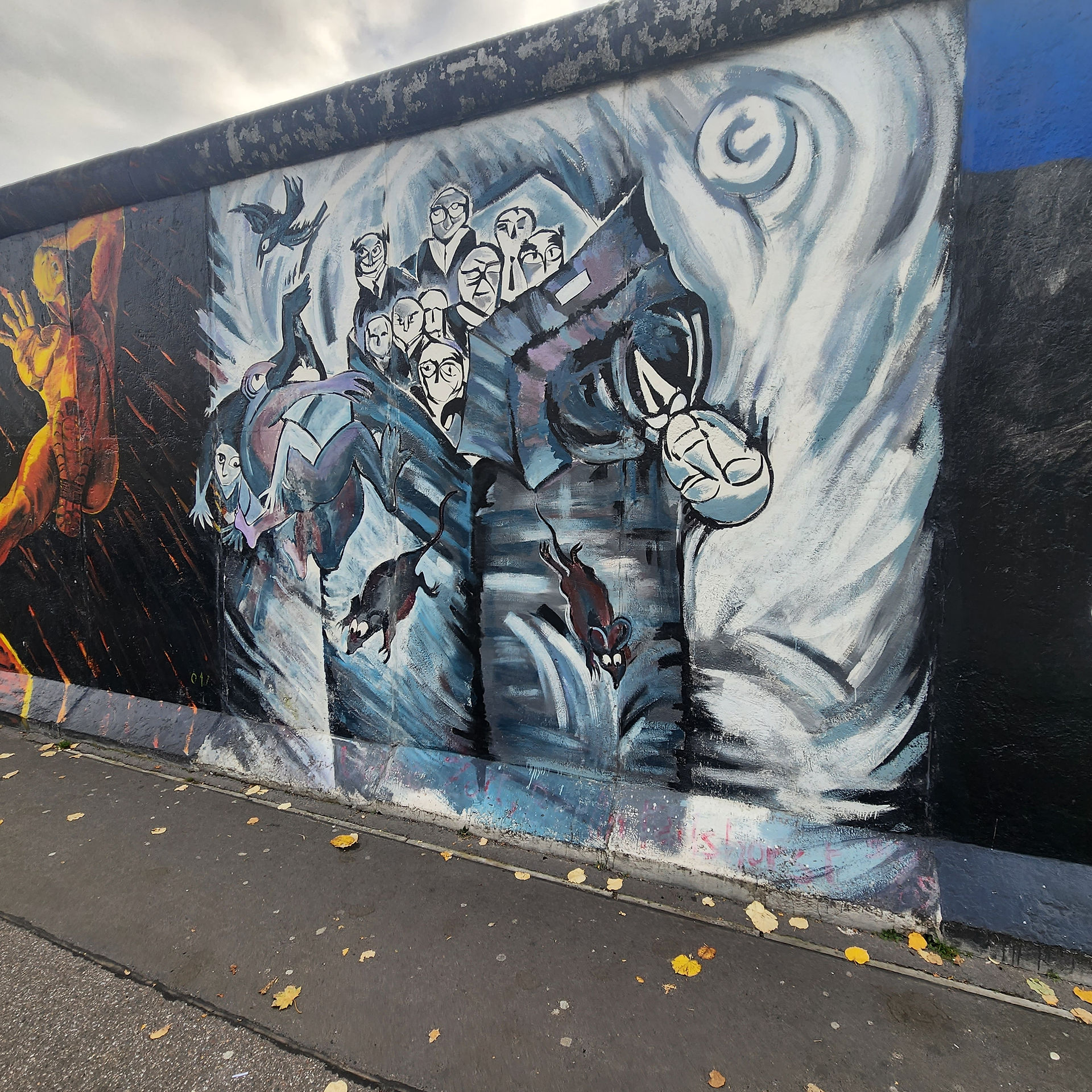 A painting on the berlin wall at the east side gallery