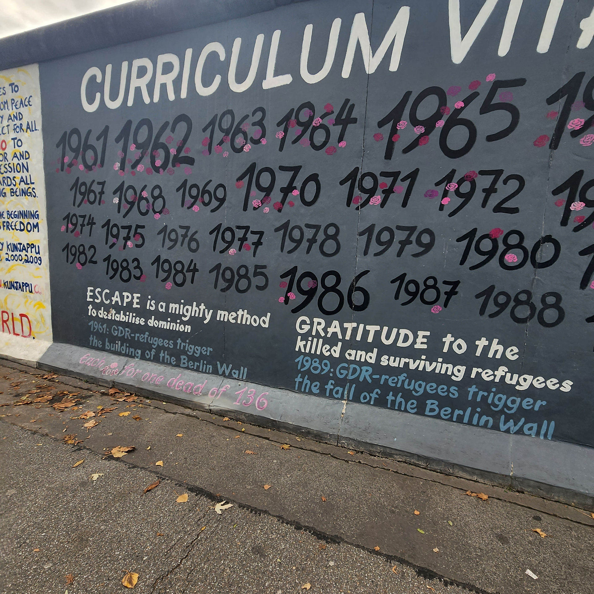 A painting on the berlin wall at the east side gallery