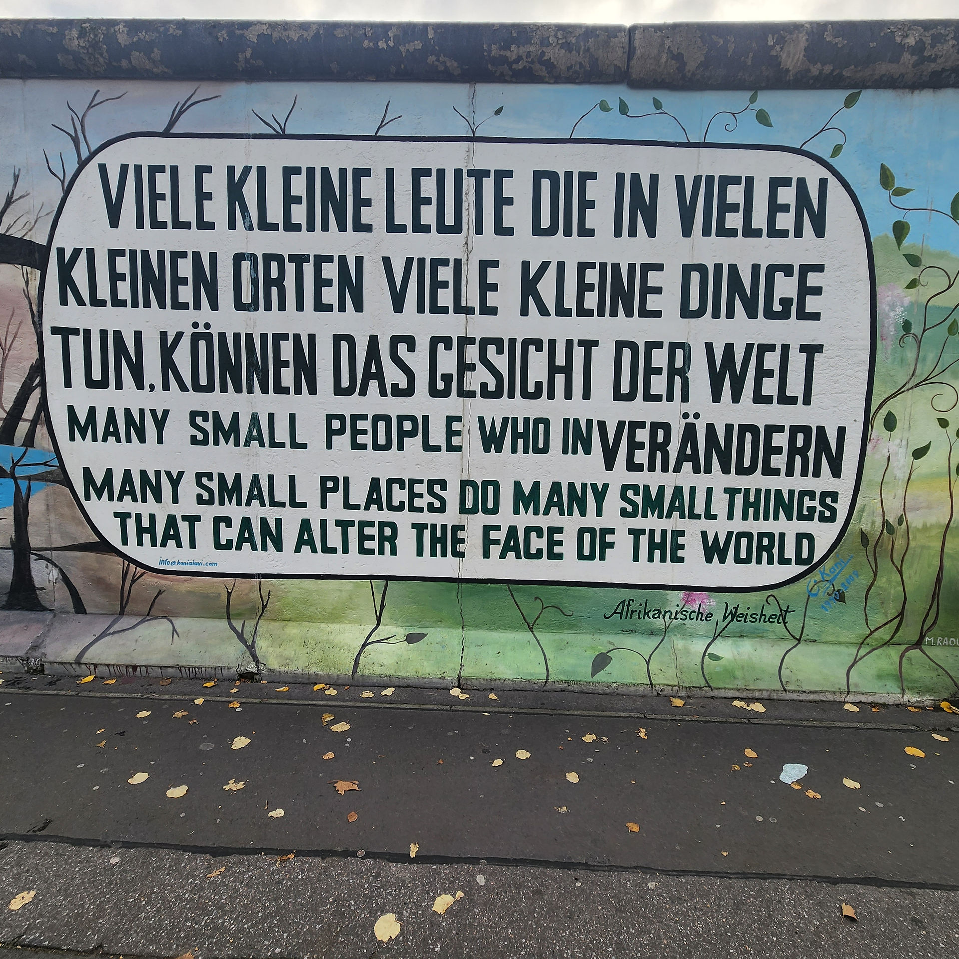 A painting on the berlin wall at the east side gallery