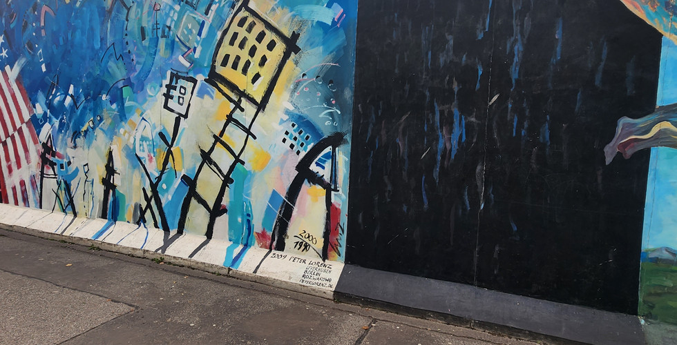A painting on the berlin wall at the east side gallery