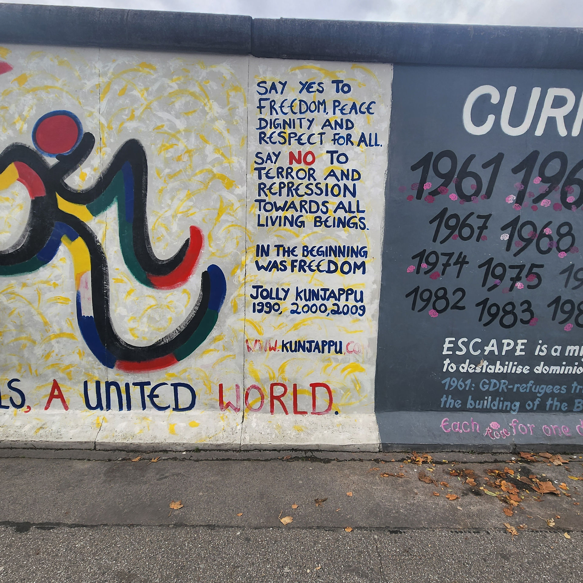 A painting on the berlin wall at the east side gallery