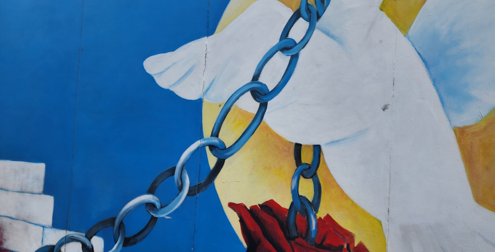 A painting on the berlin wall at the east side gallery
