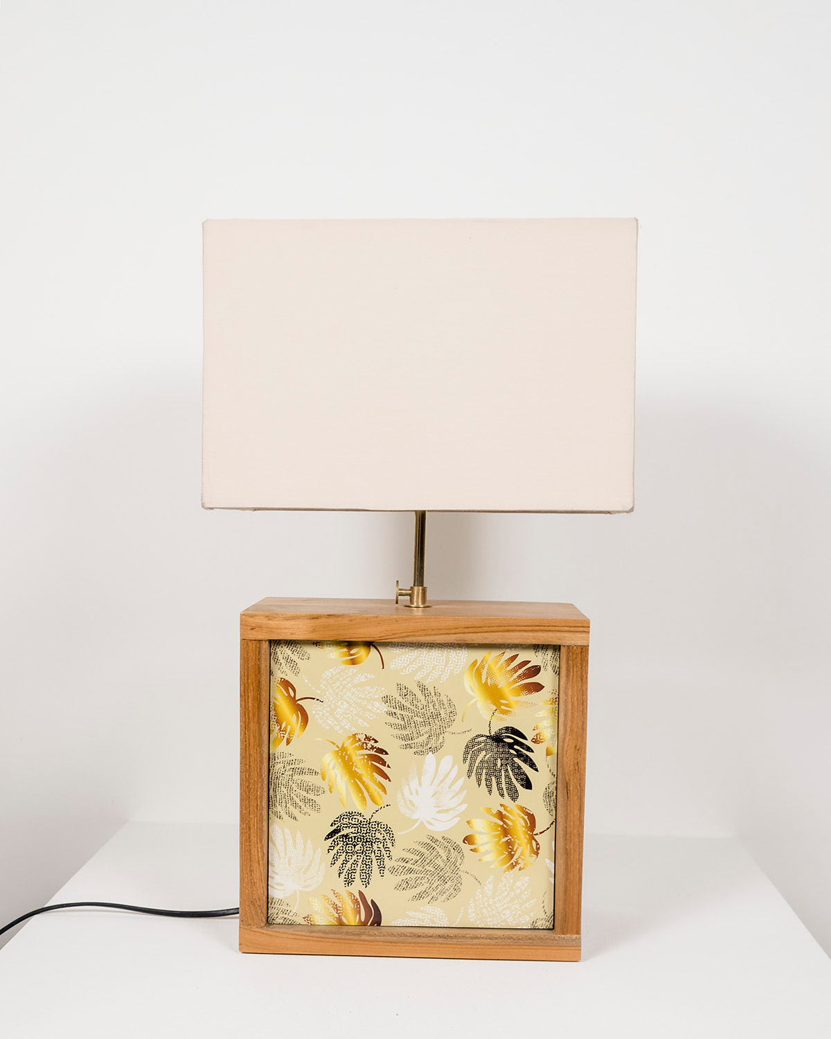 LILI - Table lamp - Teak wood