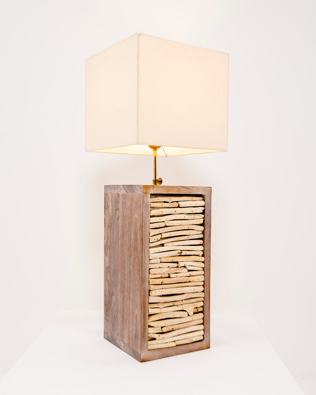 APUNG 3 - Table lamp - Teak wood