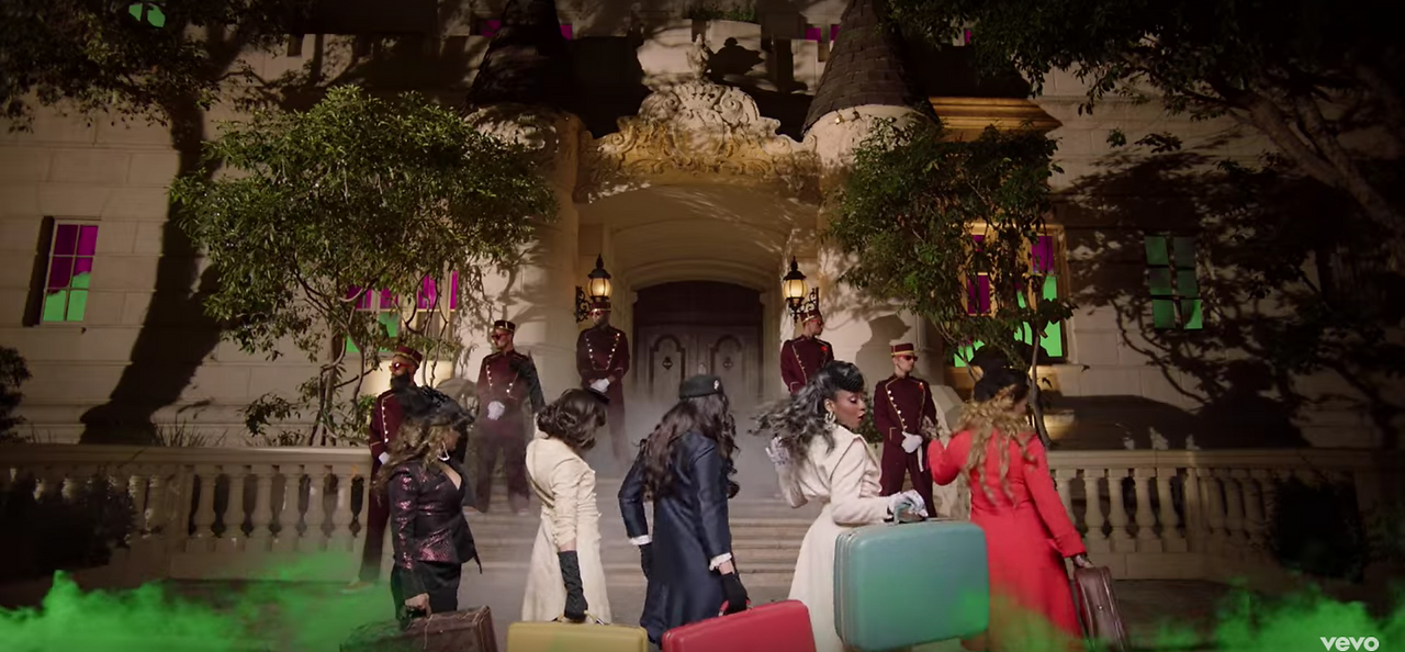 5H - I'm In Love With A Monster