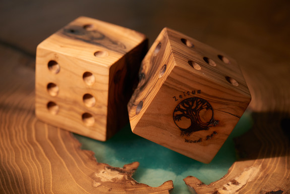 פריט עיצובי לבית מעץ