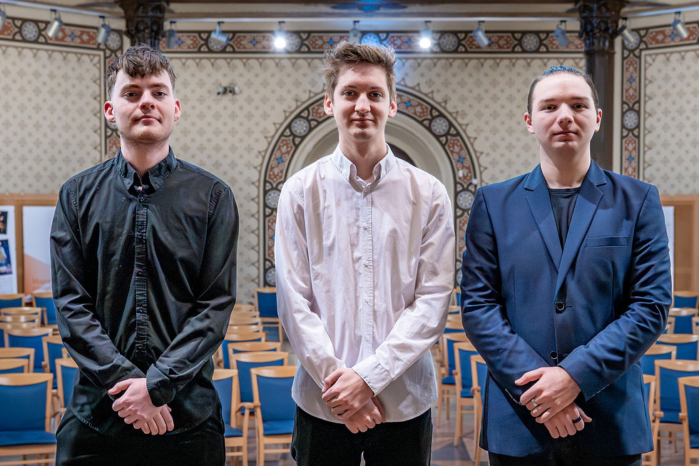 A Varasdy Frigyes XVI. Országos Egyetemi Trombitaverseny alapszakos mezőnyében a Széchenyi István Egyetem növendékei közül Hégely Márton az első, Kovács Dániel a harmadik, míg Turák Csaba a második helyen végzett. (Fotó: Adorján András)