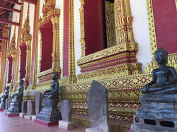L'intérieur_du_Haw_Pha_Kaeo