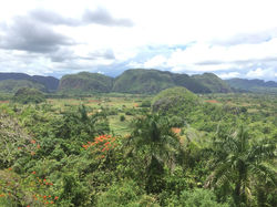 Point_de_vu_sur_la_vallée_de_Vinales