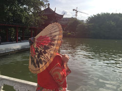 Chinoise en tenue traditionnelle (photo pour son mariage)