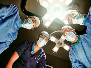 Estudos demonstraram que a oração ativa partes mais profundas do cérebro: o córtex pré-frontal medial e o córtex cingulado posterior. Isso pode ser visto por meio de ressonância magnética (RM), que renderiza imagens anatômicas detalhadas. 