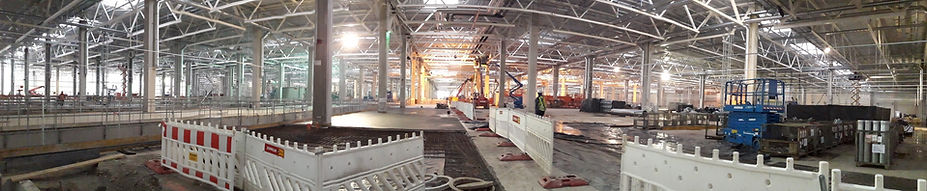 Rohrleitungsbau in der Halle