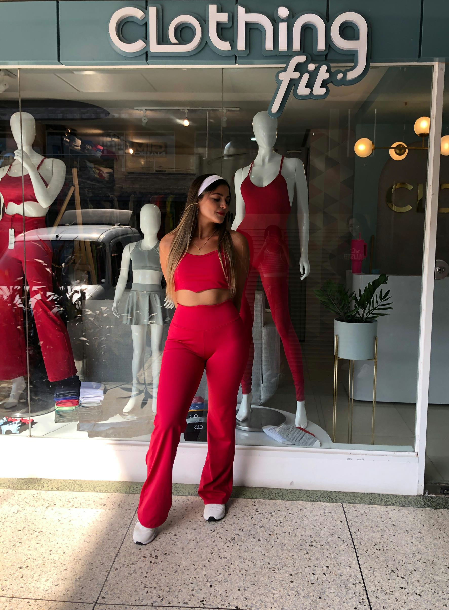Set Corte Curvi Rojo Cereza Pantalón Bota Recta 