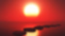 mer-au-coucher-du-soleil-avec-un-chemin-de-pierres.jpg