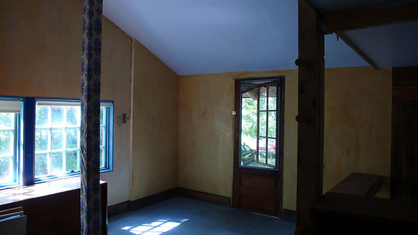 4 upstairs empty.jpg