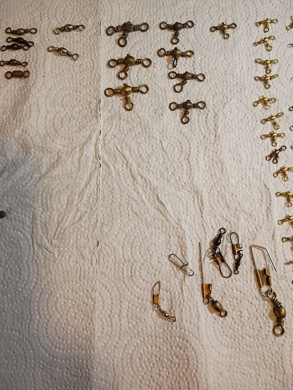 Miniatura: Lote variado de artículos de pesca