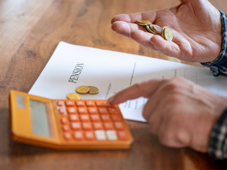 PENSIONI 2027: IN ARRIVO TRE MESI DI LAVORO IN PIÙ. IL GOVERNO PENSA ALLO STOP, MA IL COSTO DA 1 MILIARDO PESA SUI CONTI. CHI PAGHERÀ?