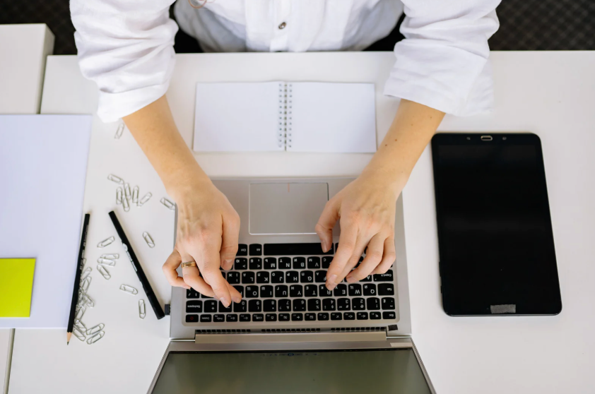 Tablet e PC in comodato d’uso per il personale scolastico