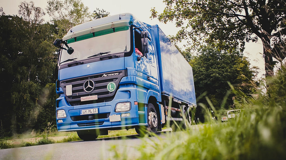 Foto des Fahrschul-LKW der Fahrschule Lottermann