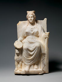 Kopi af Kybele, statue fra Athen, 5 årh. f.v.t. The MET. Public domain