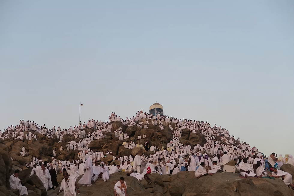 Pilgrimme på Arafat-bjerget. ved Unsplash licennce.