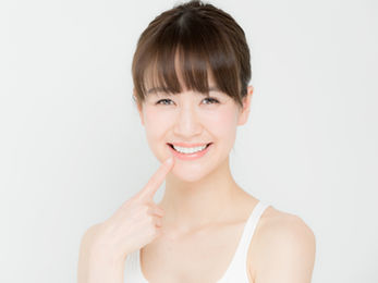 笑顔の女性