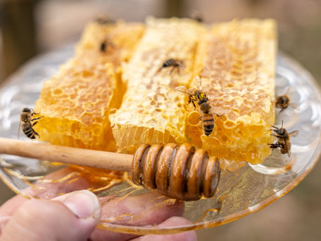 How Manuka Honey and Himalayan Pink Salt Can Improve Your Sleep