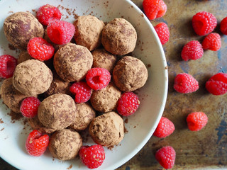 Raspberry Cacao Energy Bites