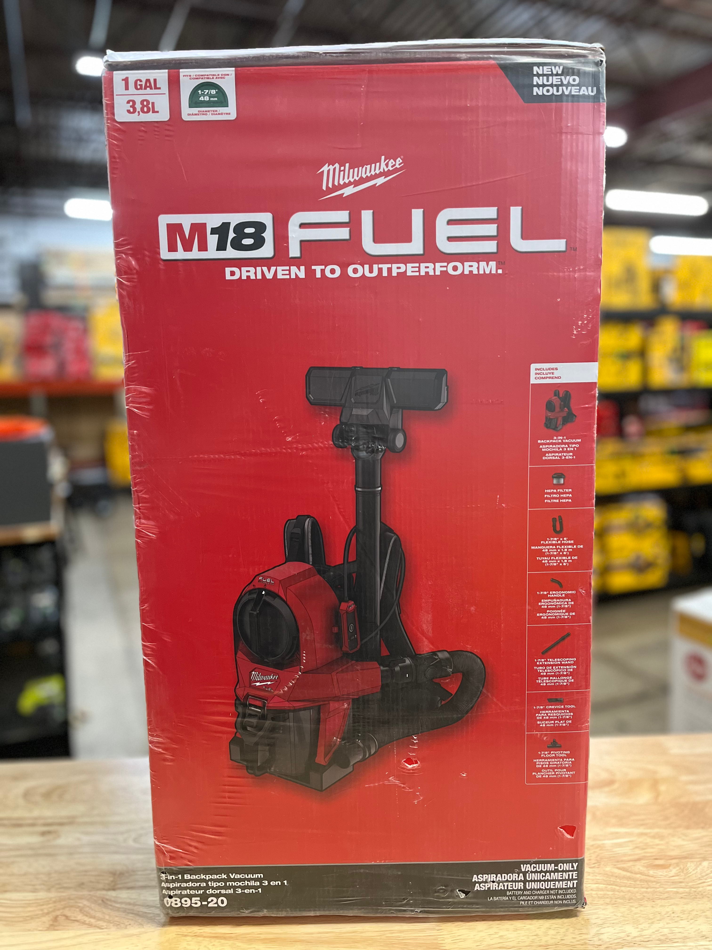 Milwaukee M18 FUEL 18-Volt Lithium-Ion Brushless Red HEPA Multisurface 1 Gal. C