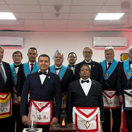 RLCDLP53 realiza solemne colación al Past Master.