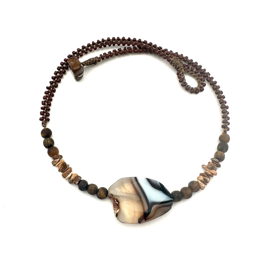 Natural Agate Necklace – Desert Spirit front view