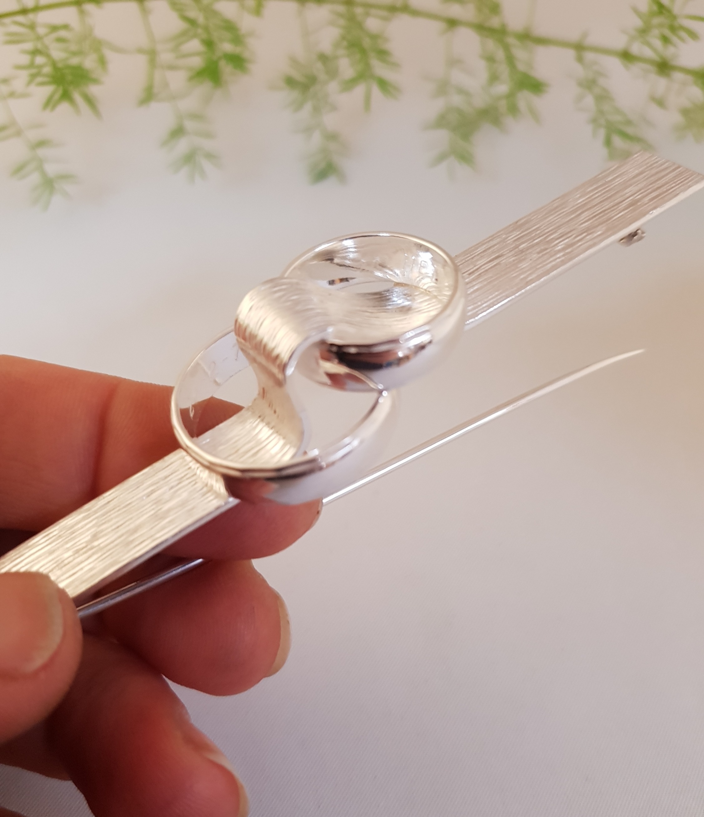 Vriendschaps ringen zijn broche geworden