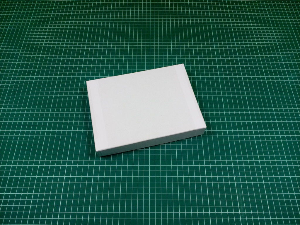 Box 20x15x3cm - hard cardboard
