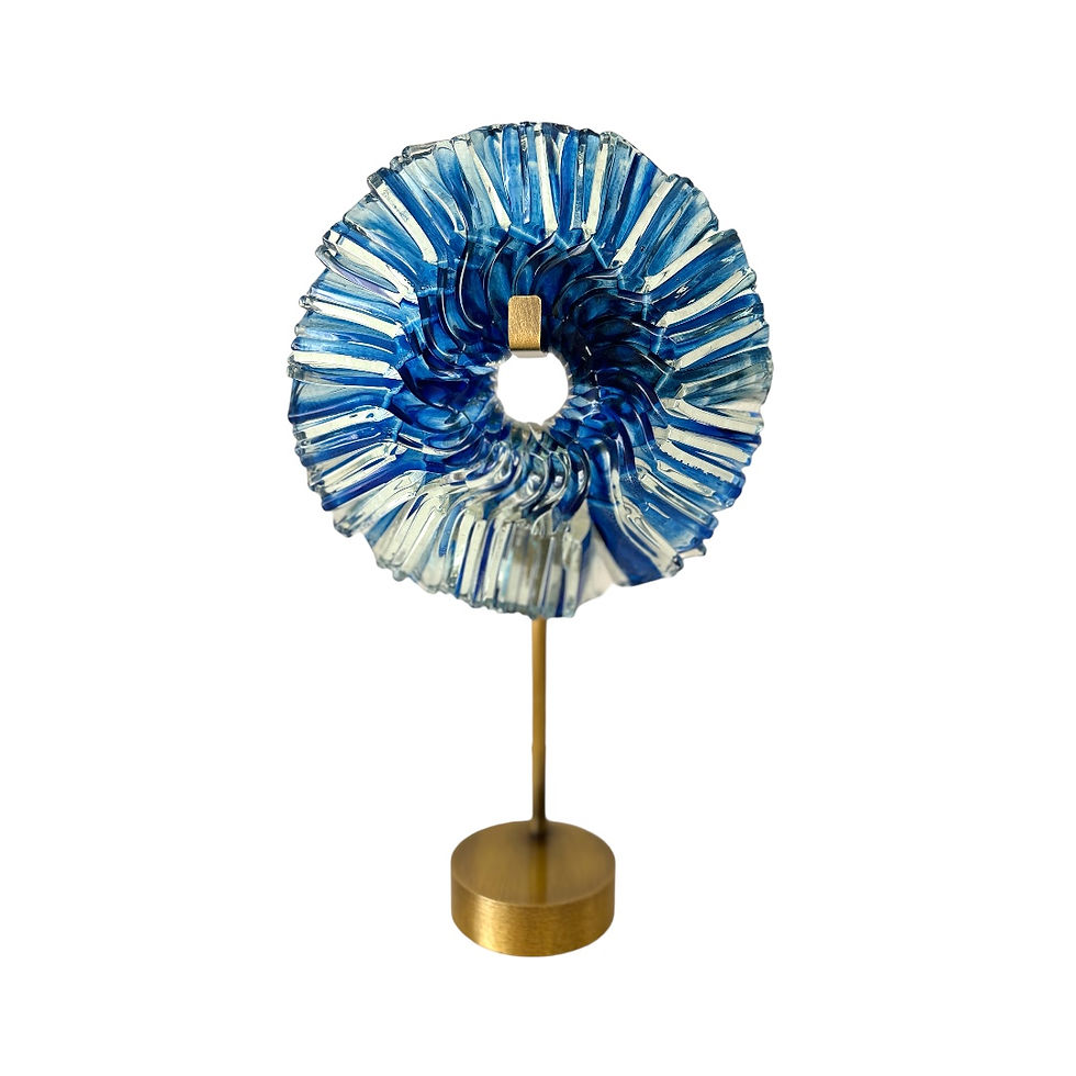 Mumluk detaylı ayaklar üzerine yerleştirilmiş mavi renk ikili cam disk