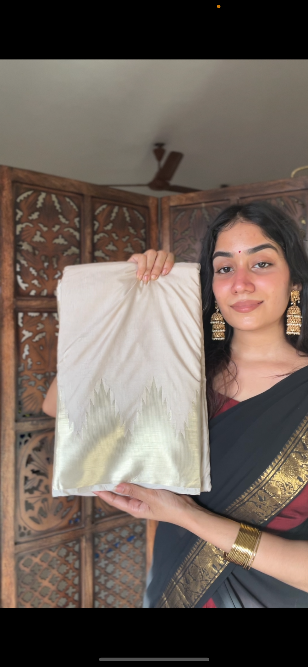 Thumbnail: Silk cotton saree - Silverish white  