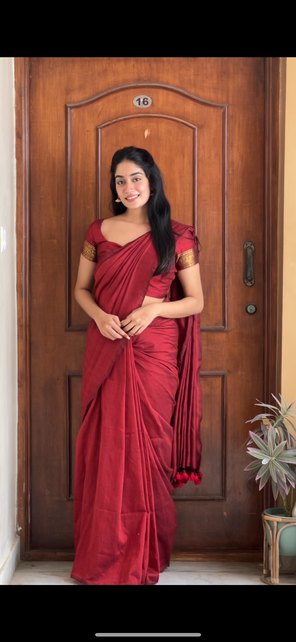Thumbnail: Handloom cotton saree - red (zari border)