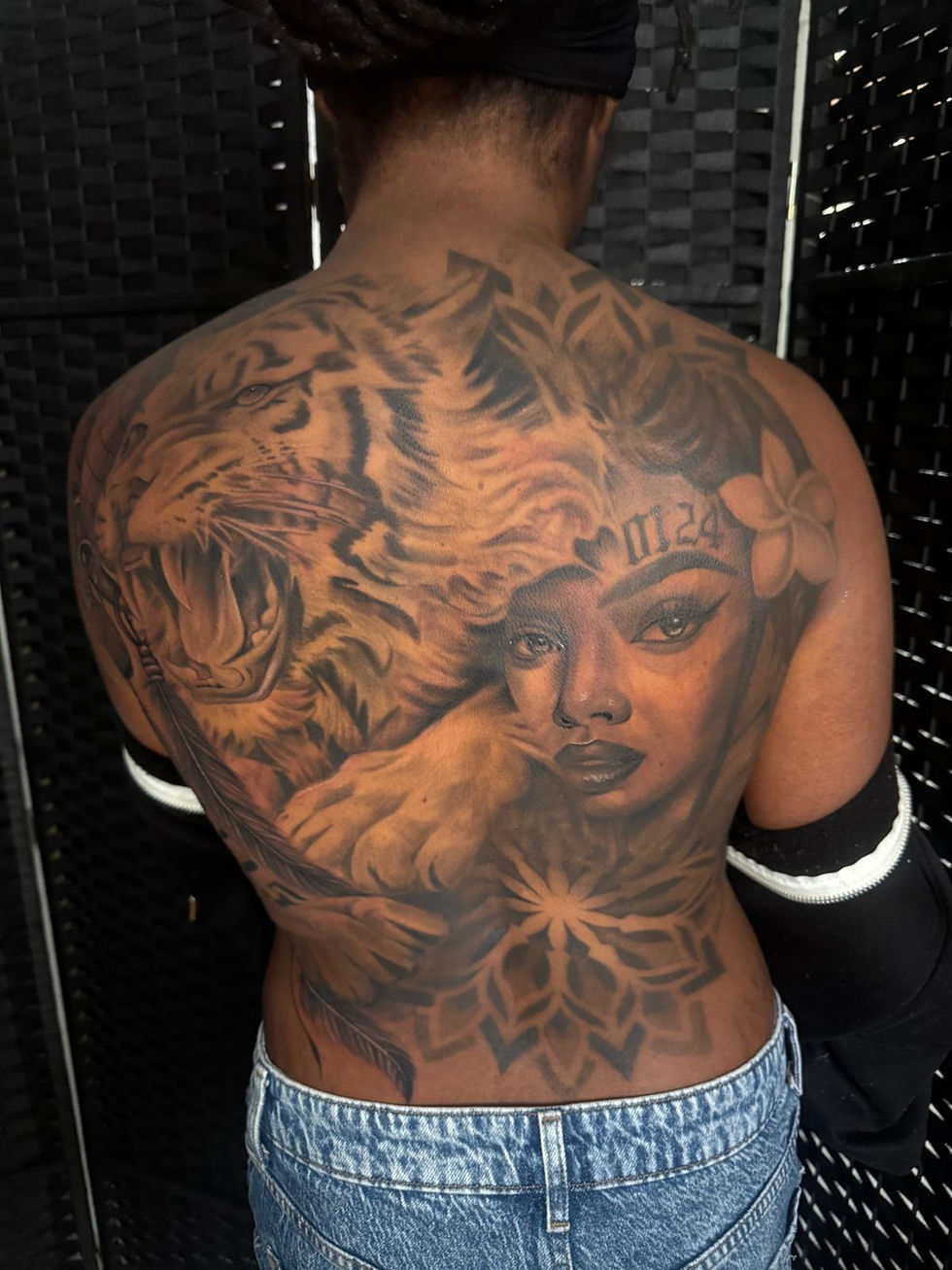 Photo tatouage dans le dos