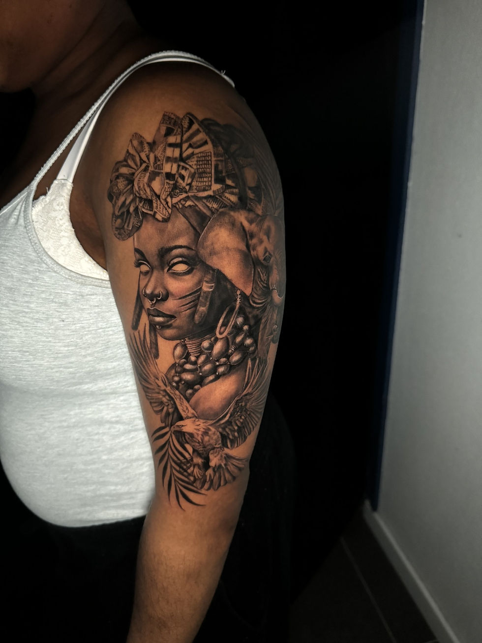 Photo tatouage sur le bras/épaule