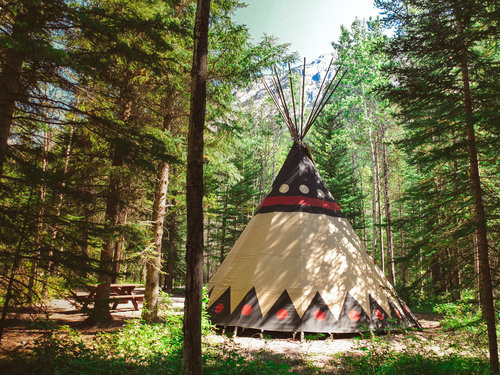 Photo credit https://www.sundancelodges.com/