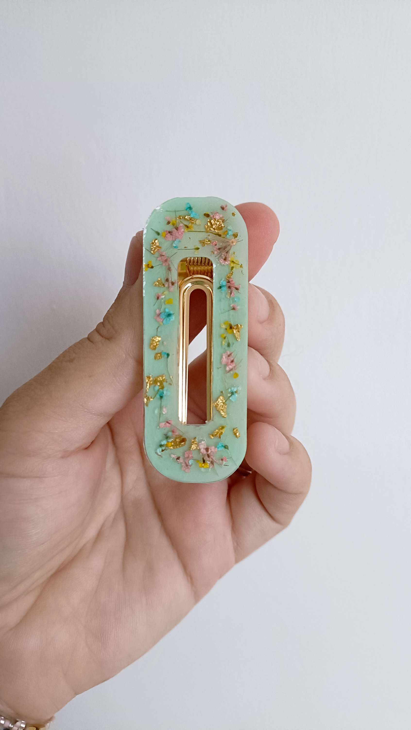 Barrettes en résine et fleurs séchées 